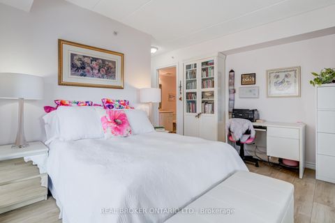 Photo 11 at 313 - 1460 Bishops Gate, GA Glen Abbey, Oakville