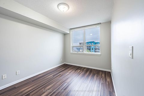 Photo 14 at 402 - 4 Elsinore Path, New Toronto, Toronto