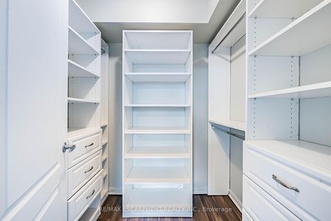 Photo 17 at 402 - 4 Elsinore Path, New Toronto, Toronto