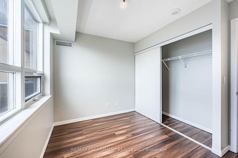 Photo 19 at 402 - 4 Elsinore Path, New Toronto, Toronto