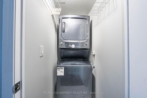 Photo 25 at 402 - 4 Elsinore Path, New Toronto, Toronto