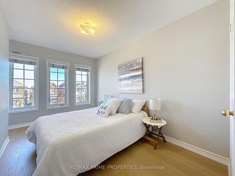 Photo 22 at 117 Big Hill Crescent, Patterson, Vaughan