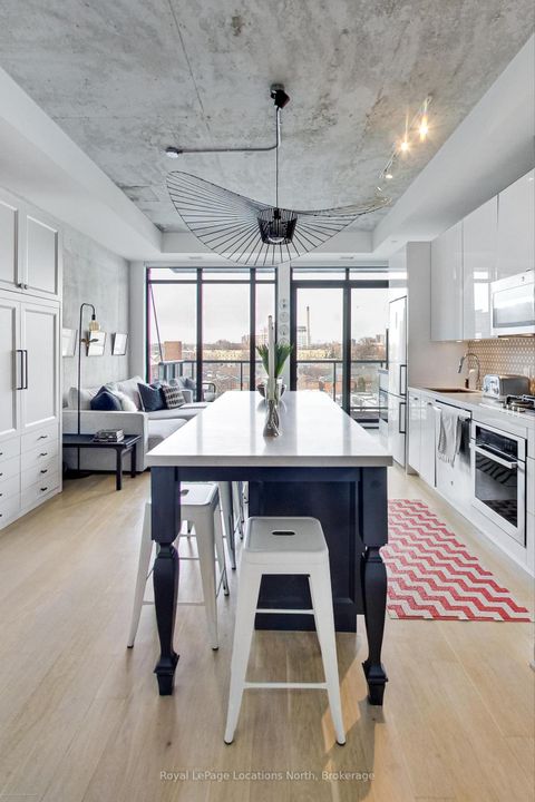 Photo 6 at 619 - 608 Richmond Street W, Waterfront Communities C1, Toronto