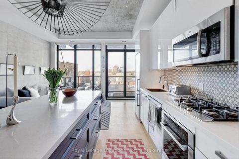 Photo 7 at 619 - 608 Richmond Street W, Waterfront Communities C1, Toronto