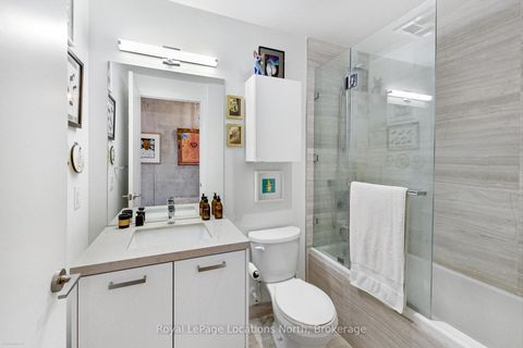 Photo 11 at 619 - 608 Richmond Street W, Waterfront Communities C1, Toronto