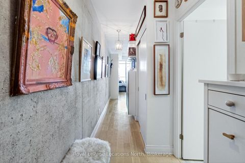 Photo 12 at 619 - 608 Richmond Street W, Waterfront Communities C1, Toronto