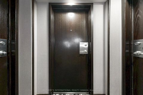 Photo 4 at 712 - 10 Queens Quay W, Waterfront Communities C1, Toronto