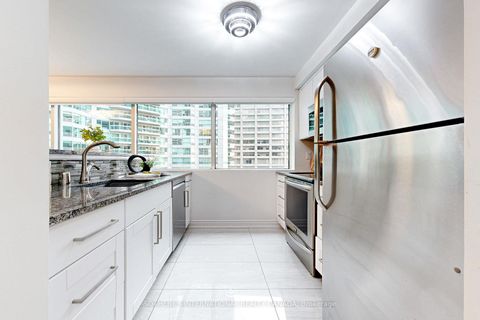 Photo 8 at 712 - 10 Queens Quay W, Waterfront Communities C1, Toronto