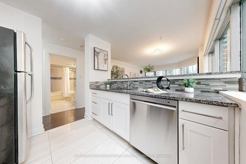 Photo 11 at 712 - 10 Queens Quay W, Waterfront Communities C1, Toronto