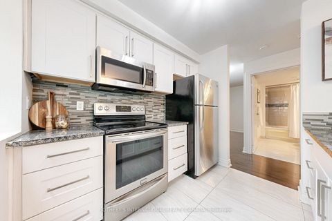 Photo 12 at 712 - 10 Queens Quay W, Waterfront Communities C1, Toronto