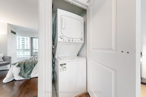 Photo 27 at 712 - 10 Queens Quay W, Waterfront Communities C1, Toronto