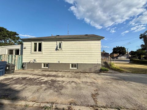 Photo 3 at 5 Weir Crescent, West Hill, Toronto