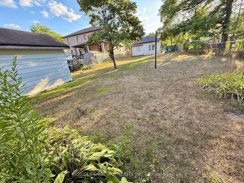 Photo 5 at 5 Weir Crescent, West Hill, Toronto