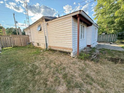 Photo 6 at 5 Weir Crescent, West Hill, Toronto