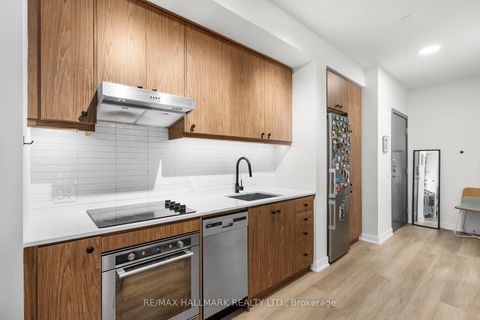 Photo 5 at 207 - 9 Tecumseth Street, Niagara, Toronto