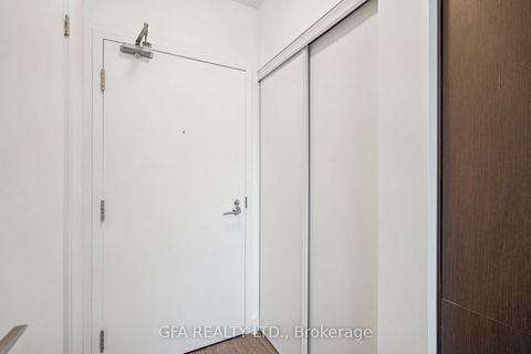 Photo 7 at 438 - 5 Hanna Avenue, Niagara, Toronto