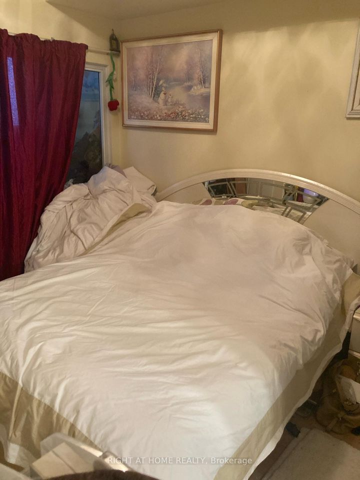 Photo 2 at 2008 - 8 Rean Drive, Bayview Village, Toronto