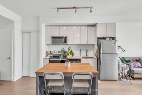 Photo 12 at 412 - 859 The Queensway, Queensway, Toronto