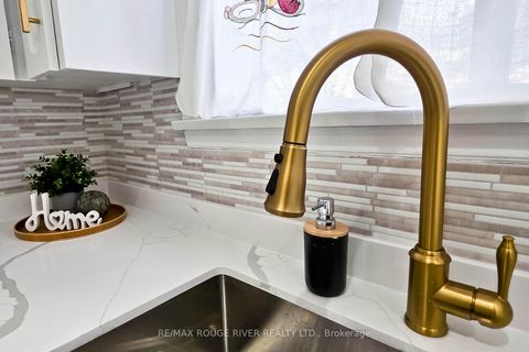 Photo 15 at 22 Annabelle Drive, Jamestown, Toronto