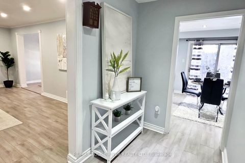 Photo 17 at 22 Annabelle Drive, Jamestown, Toronto