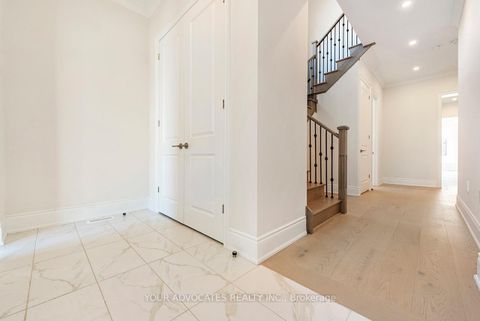 Photo 2 at 125 Timber Creek Boulevard, Kleinburg, Vaughan