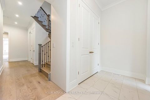 Photo 2 at 137 Timber Creek Boulevard, Kleinburg, Vaughan