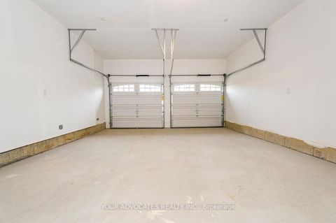 Photo 5 at 137 Timber Creek Boulevard, Kleinburg, Vaughan