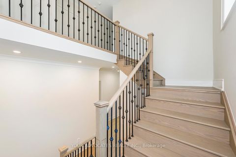 Photo 16 at 137 Timber Creek Boulevard, Kleinburg, Vaughan