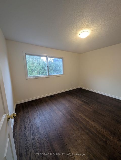 Photo 4 at 7 Fluellen Drive, L'Amoreaux, Toronto