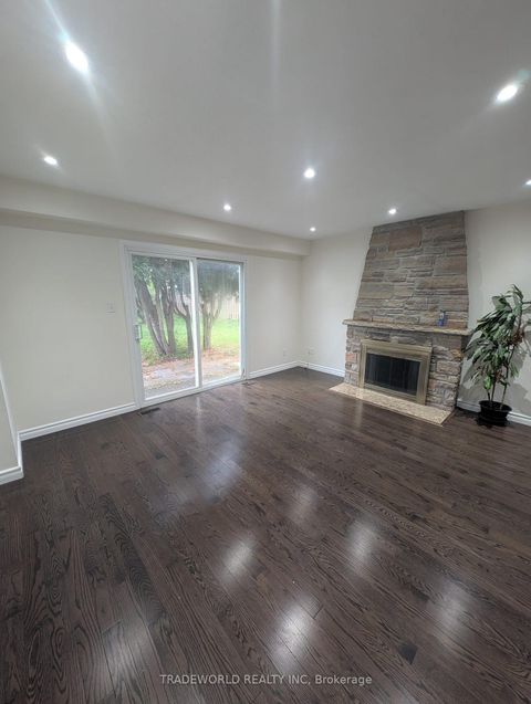 Photo 8 at 7 Fluellen Drive, L'Amoreaux, Toronto