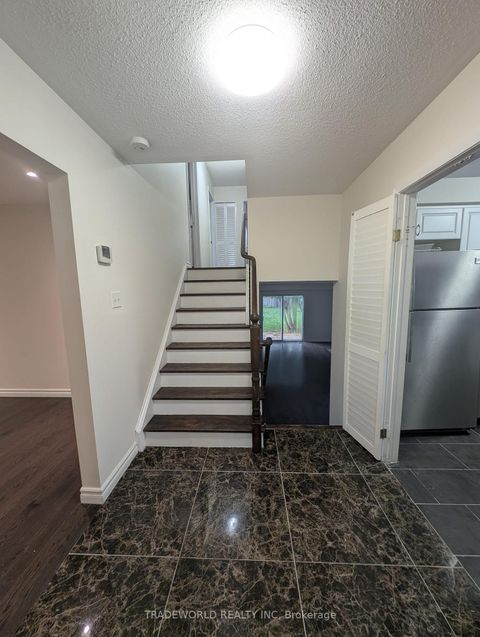 Photo 11 at 7 Fluellen Drive, L'Amoreaux, Toronto