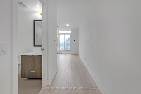 Photo 6 at 527 - 1 Belsize Drive, Mount Pleasant West, Toronto
