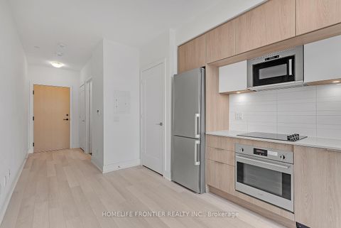 Photo 7 at 527 - 1 Belsize Drive, Mount Pleasant West, Toronto