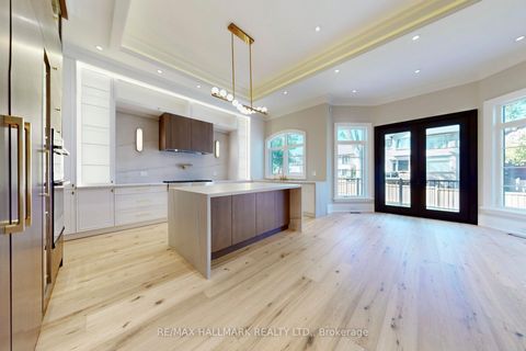 Photo 8 at 150 Olde Bayview Avenue, Oak Ridges Lake Wilcox, Richmond Hill