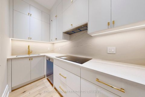 Photo 13 at 150 Olde Bayview Avenue, Oak Ridges Lake Wilcox, Richmond Hill