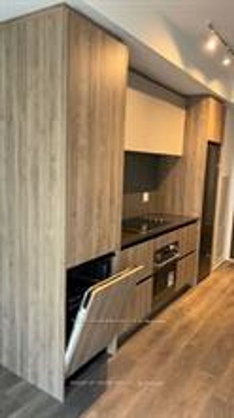 Photo 9 at C0511 - 8 Beverley Glen Boulevard, Beverley Glen, Vaughan