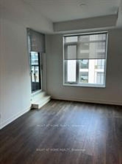 Photo 12 at C0511 - 8 Beverley Glen Boulevard, Beverley Glen, Vaughan