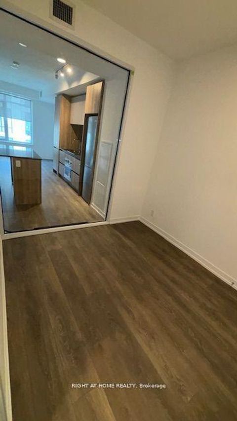 Photo 19 at C0511 - 8 Beverley Glen Boulevard, Beverley Glen, Vaughan