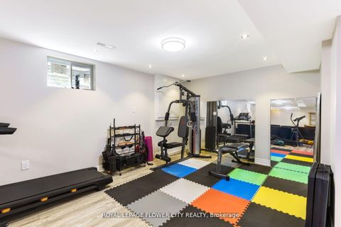 Photo 34 at 15 Thistle Ridge Drive NE, East Woodbridge, Vaughan