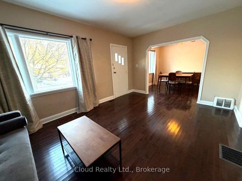 Photo 2 at 36 Fairwood Crescent, West Hill, Toronto