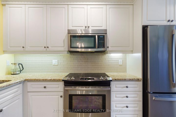 Photo 4 at 46 - 337 Beach Boulevard, Hamilton Beach, Hamilton