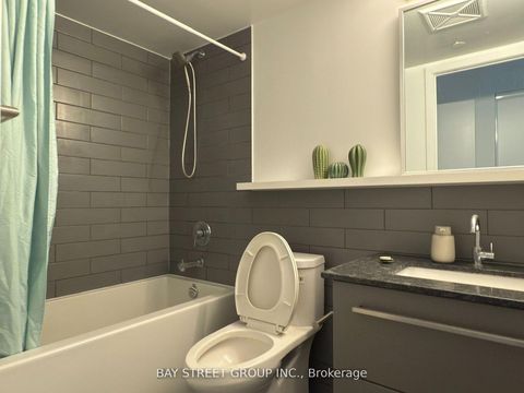 Photo 11 at 5 - 150 Flemington Road, Glen Park, Toronto