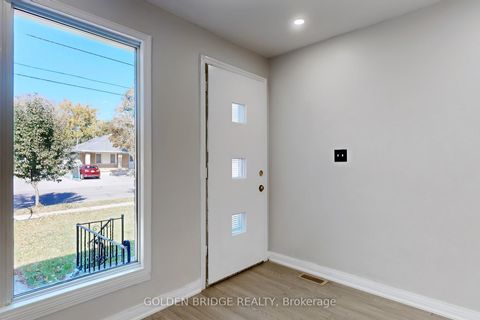 Photo 1 at 438 Centre Street E, Crosby, Richmond Hill