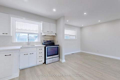 Photo 6 at 438 Centre Street E, Crosby, Richmond Hill