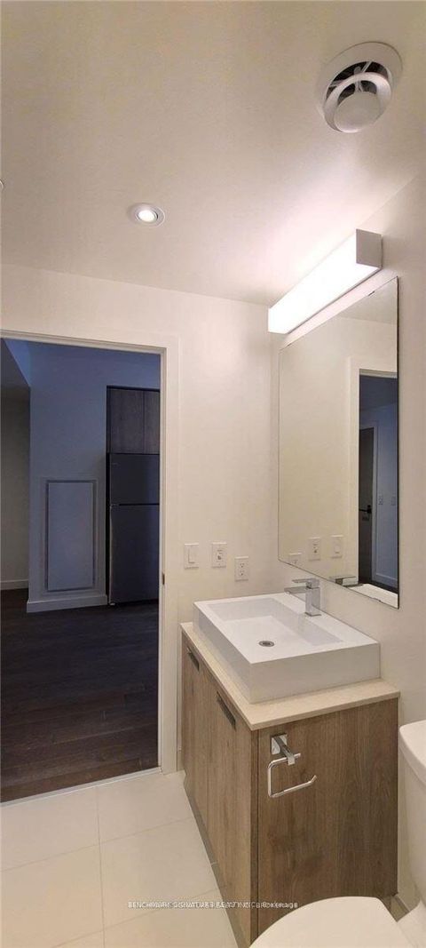 Photo 3 at 615 - 2A Church Street, Waterfront Communities C8, Toronto