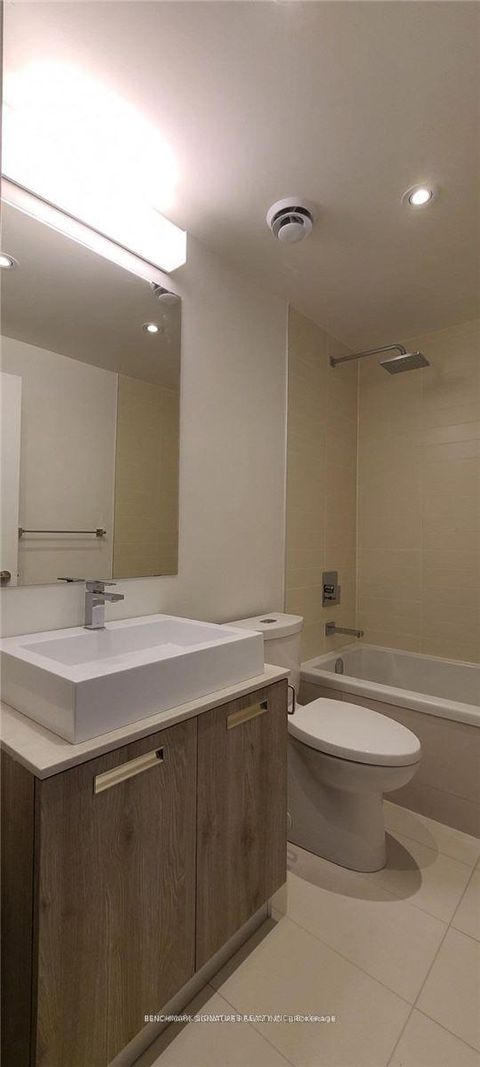 Photo 4 at 615 - 2A Church Street, Waterfront Communities C8, Toronto