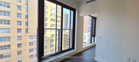 Photo 13 at 615 - 2A Church Street, Waterfront Communities C8, Toronto