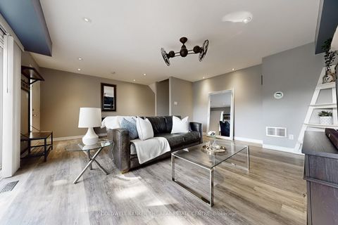 Photo 4 at 195 Milestone Crescent, Aurora Village, Aurora