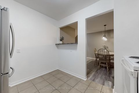 Photo 10 at 195 Milestone Crescent, Aurora Village, Aurora