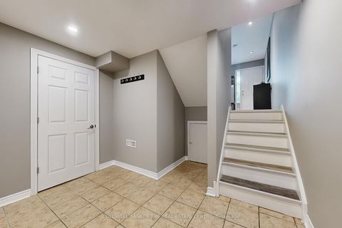 Photo 23 at 195 Milestone Crescent, Aurora Village, Aurora